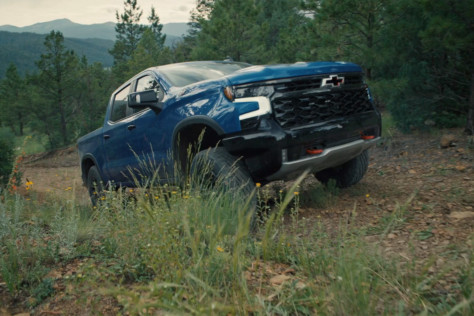 zr2-flagship-revealed-in-all-new-2022-chevrolet-silverado-lineup-2021-09-09_13-05-26_697841