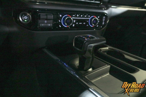 zr2-flagship-revealed-in-all-new-2022-chevrolet-silverado-lineup-2021-09-09_13-10-21_024135