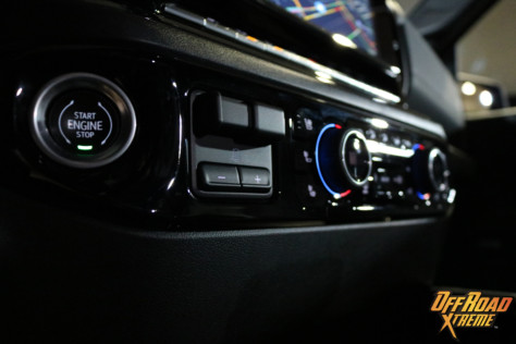zr2-flagship-revealed-in-all-new-2022-chevrolet-silverado-lineup-2021-09-09_13-11-11_559486