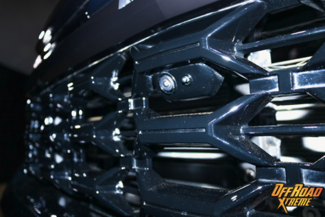 zr2-flagship-revealed-in-all-new-2022-chevrolet-silverado-lineup-2021-09-09_13-13-37_136024