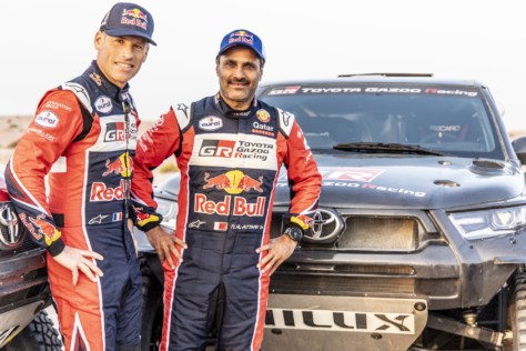 toyota-gazoo-racing-preps-dkr-hilux-t1-for-2022-dakar-rally-2021-10-01_15-33-49_360448