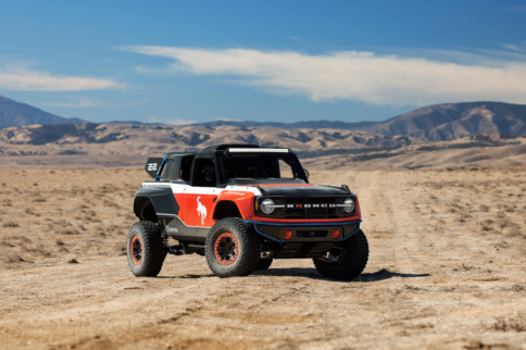 Ford Performance Unveils 400HP V8-Powered Bronco DR Desert Racer