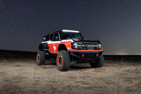 ford-performance-unleashes-400hp-v8-powered-bronco-desert-racer-2021-11-01_21-05-48_370511