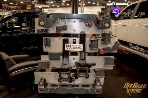 sema-2021-new-maxtrac-suspension-ram-hd-truck-lifts-2021-11-04_09-52-26_299453