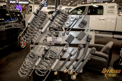 sema-2021-new-maxtrac-suspension-ram-hd-truck-lifts-2021-11-04_09-53-08_369944