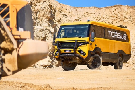 torsus-praetorian-is-an-extreme-off-road-capable-bus-2021-11-18_17-22-08_015613