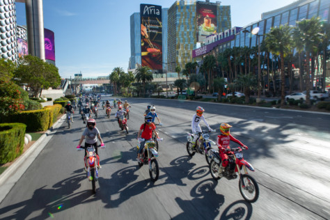 bad-boys-lead-out-for-2021-mint-400-event-alert-and-race-news-2021-12-01_11-45-50_684418