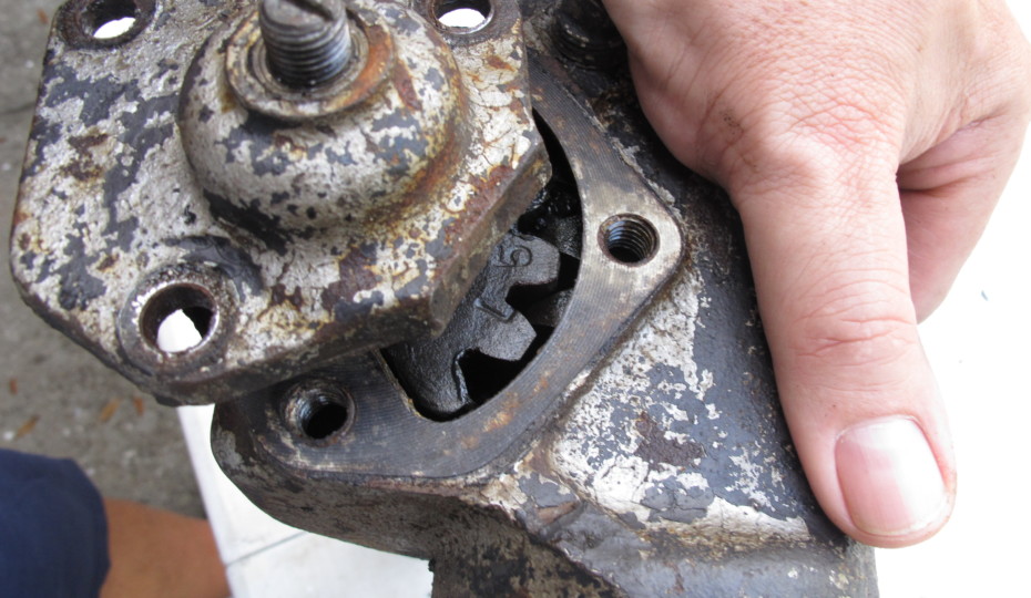 Tri-Five Manual Steering Box DIY Rebuild With Help From Borgeson