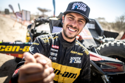 american-off-road-racer-aj-jones-wins-dakar-rally-in-can-am-utv-2022-01-14_15-50-16_185906
