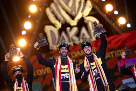 american-off-road-racer-aj-jones-wins-dakar-rally-in-can-am-utv-2022-01-14_15-51-23_710954