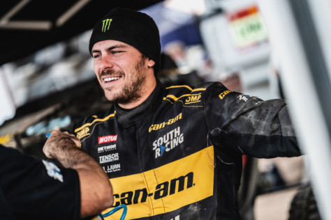 american-off-road-racer-aj-jones-wins-dakar-rally-in-can-am-utv-2022-01-14_15-51-49_613656