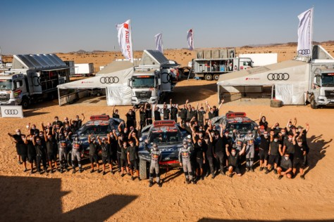 audis-rs-q-e-tron-hybrid-off-roader-makes-dakar-history-2022-01-17_14-33-13_619667