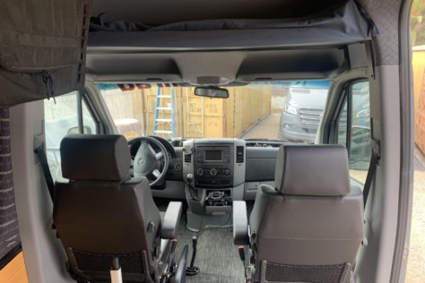 mercedes-sprinter-iglhaut-allrads-a-tiny-house-that-can-go-off-road-2022-01-17_17-17-33_014614