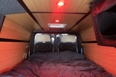 mercedes-sprinter-iglhaut-allrads-a-tiny-house-that-can-go-off-road-2022-01-17_17-17-43_066243