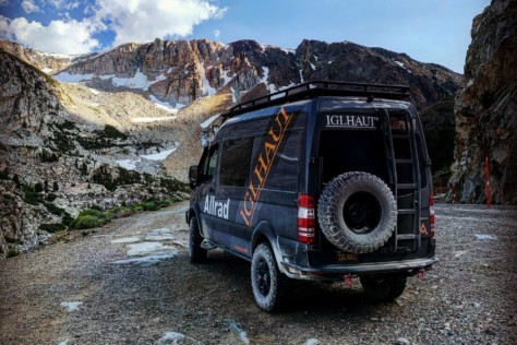 mercedes-sprinter-iglhaut-allrads-a-tiny-house-that-can-go-off-road-2022-01-17_17-17-48_564295