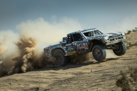 desert-challenge-champion-off-roading-with-christopher-polvoorde-2022-02-04_14-22-01_660312