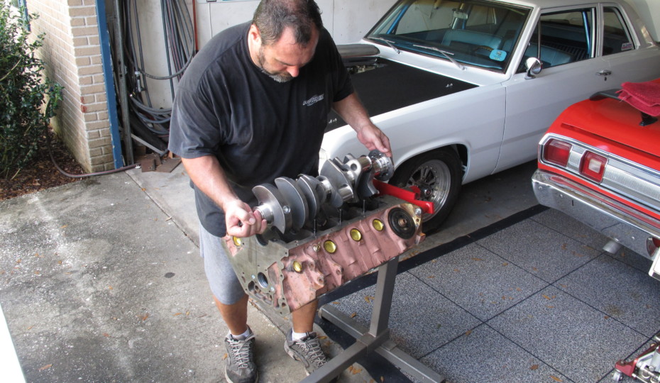LA Thumper: Assembly Begins On Our 416 Small-Block Mopar