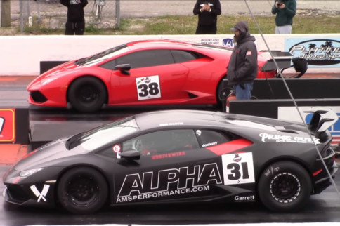 Luxury Racing: A Pair Of Lambos Run Side-By Side 7-Second Passes