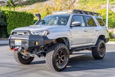 this-toyota-4runner-doesnt-shy-away-from-flexing-its-off-road-cred-2022-02-04_14-25-28_475931