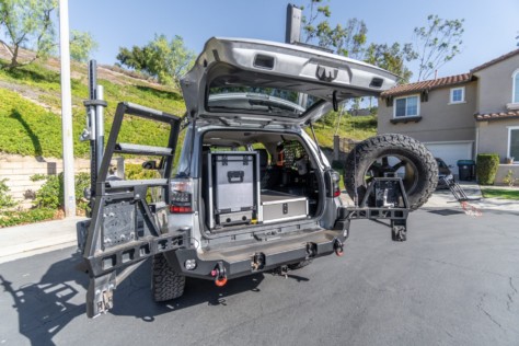 this-toyota-4runner-doesnt-shy-away-from-flexing-its-off-road-cred-2022-02-04_14-25-53_190102