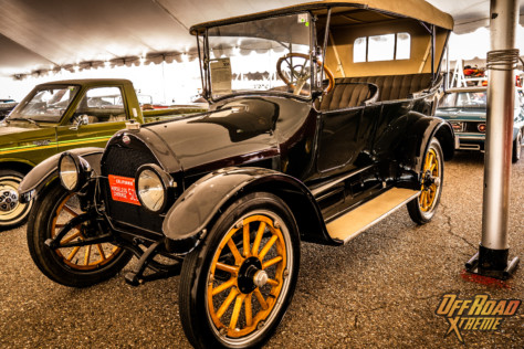 what-is-it-like-at-the-barrett-jackson-auto-auction-2022-02-28_17-00-00_514557
