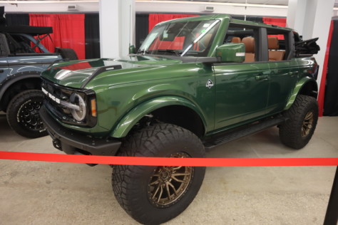 broncos-of-barrett-jackson-bring-in-big-bank-in-palm-beach-2022-04-14_14-51-29_248775