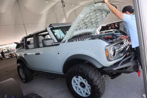 broncos-of-barrett-jackson-bring-in-big-bank-in-palm-beach-2022-04-14_14-52-51_116895