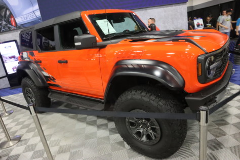 broncos-of-barrett-jackson-bring-in-big-bank-in-palm-beach-2022-04-14_14-55-34_345638