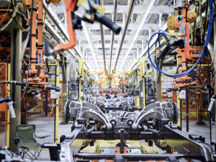 ford-launches-f-150-lightning-in-livestream-at-revamped-rouge-plant-2022-04-26_11-54-14_273743