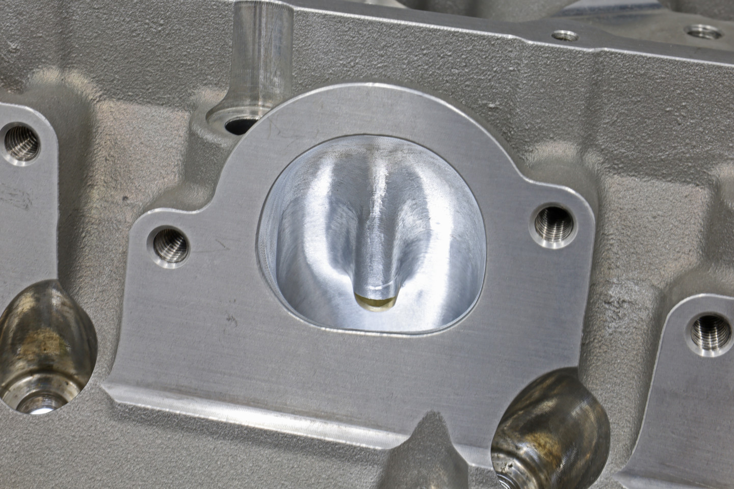 RS-X exhaust port