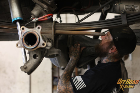 eaton-elocker-installation-on-an-off-road-ready-tundra-2022-07-21_15-49-12_580346