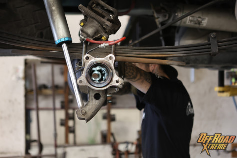 eaton-elocker-installation-on-an-off-road-ready-tundra-2022-07-21_15-49-55_109156