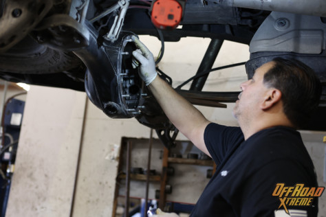 eaton-elocker-installation-on-an-off-road-ready-tundra-2022-07-21_15-52-46_819373