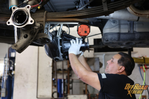 eaton-elocker-installation-on-an-off-road-ready-tundra-2022-07-21_15-52-54_738092