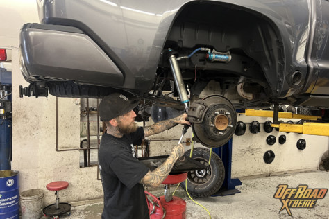 eaton-elocker-installation-on-an-off-road-ready-tundra-2022-07-21_16-00-27_703144