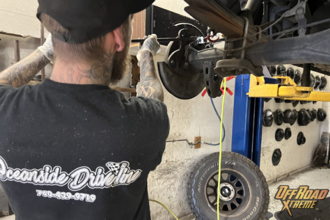 eaton-elocker-installation-on-an-off-road-ready-tundra-2022-07-21_16-00-49_592133