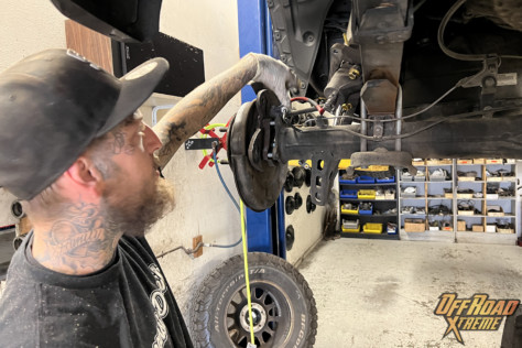 eaton-elocker-installation-on-an-off-road-ready-tundra-2022-07-21_16-00-57_434042