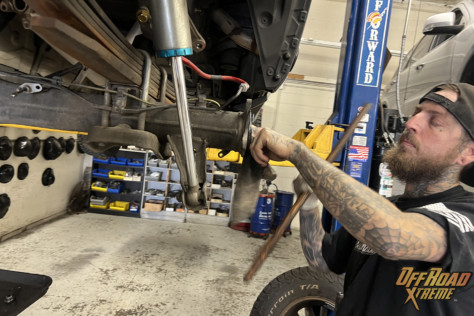eaton-elocker-installation-on-an-off-road-ready-tundra-2022-07-21_16-01-57_101480