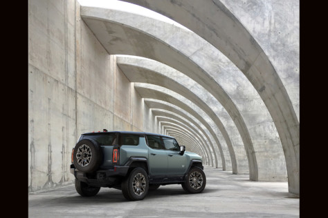 is-the-hummer-ev-off-road-technology-a-glimpse-into-the-future-2022-07-06_12-20-01_110363