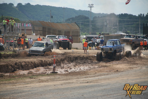off-road-overload-at-the-bloomsburg-4-wheel-jamboree-2022-07-15_09-54-17_043293