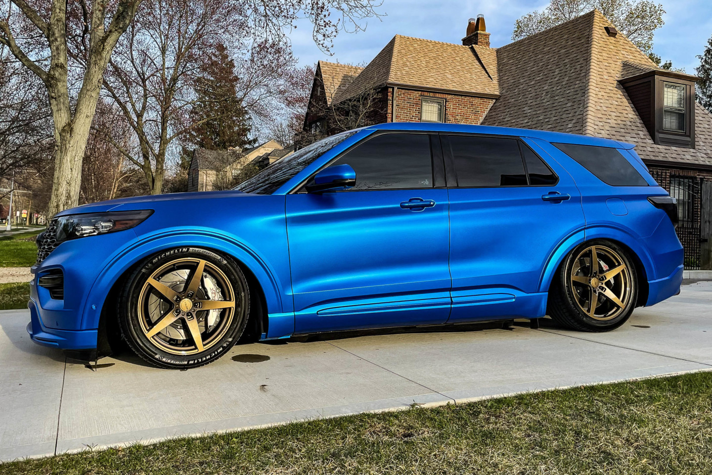 Explorer ST