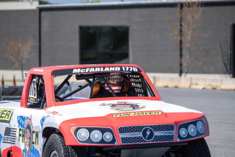 cleetus-mcfarland-and-bristol-1000-features-stadium-super-trucks-2022-08-30_19-14-17_052843