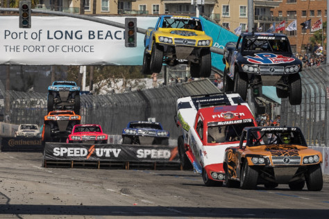 cleetus-mcfarland-and-bristol-1000-features-stadium-super-trucks-2022-08-30_19-14-27_803742