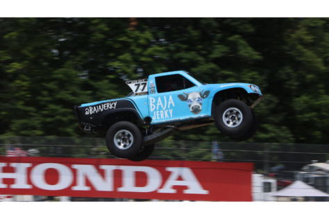 cleetus-mcfarland-and-bristol-1000-features-stadium-super-trucks-2022-08-30_19-14-30_401454