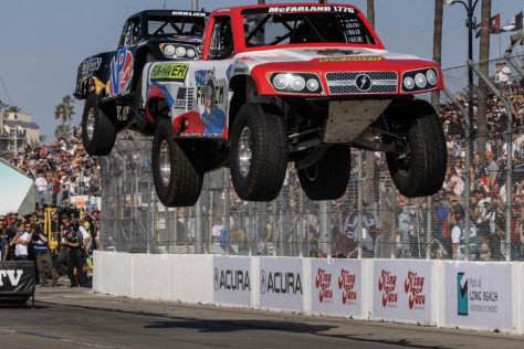cleetus-mcfarland-and-bristol-1000-features-stadium-super-trucks-2022-08-30_19-14-36_173467