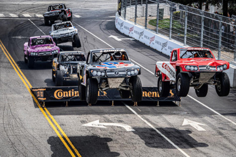 cleetus-mcfarland-and-bristol-1000-features-stadium-super-trucks-2022-08-30_19-14-41_374702
