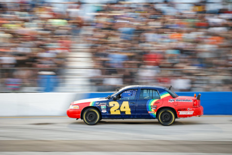 cleetus-mcfarland-and-bristol-1000-features-stadium-super-trucks-2022-08-30_19-15-14_185965