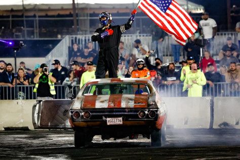 cleetus-mcfarland-and-bristol-1000-features-stadium-super-trucks-2022-08-30_19-15-30_264098