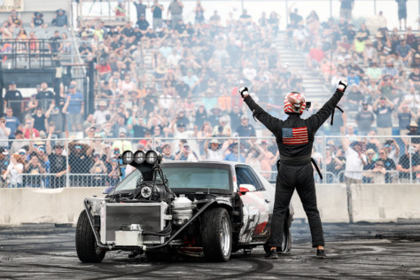 cleetus-mcfarland-and-bristol-1000-features-stadium-super-trucks-2022-08-30_19-15-52_057484