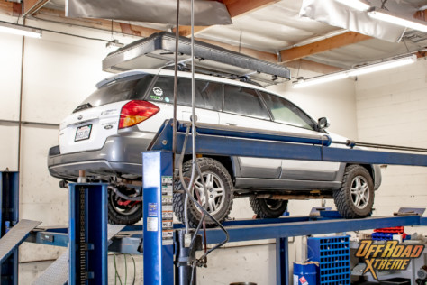 eaton-elocker-installation-on-an-off-road-ready-tundra-2022-08-04_21-09-44_210083